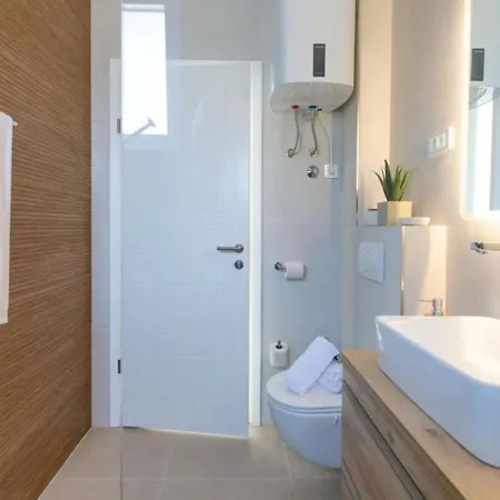 Luma Diklo - One Bedroom With Sea View Apartment