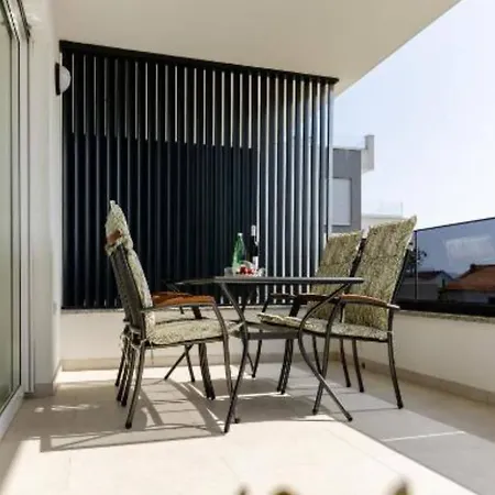 Luma Diklo - One Bedroom With Sea View Apartment